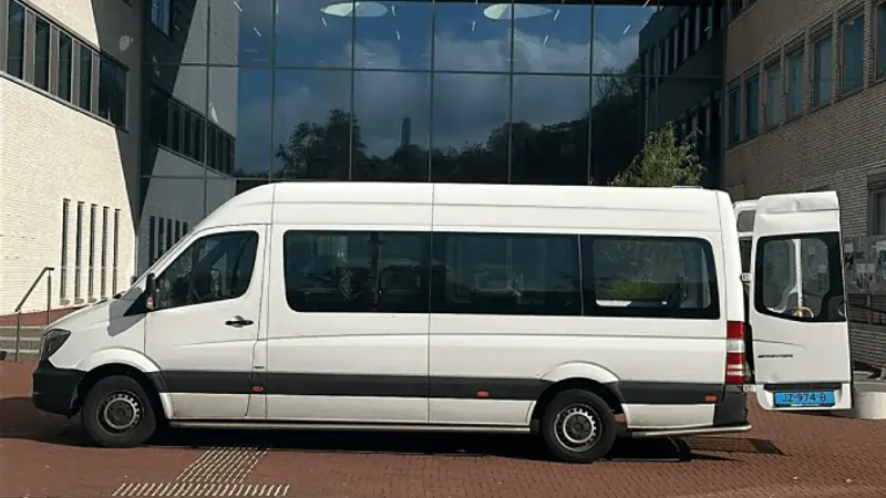 Rolstoelbus voor vervoer vanuit Leidschendam